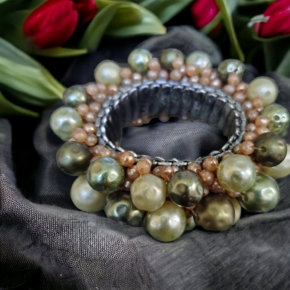 Stretchy Green Ball Bracelet
